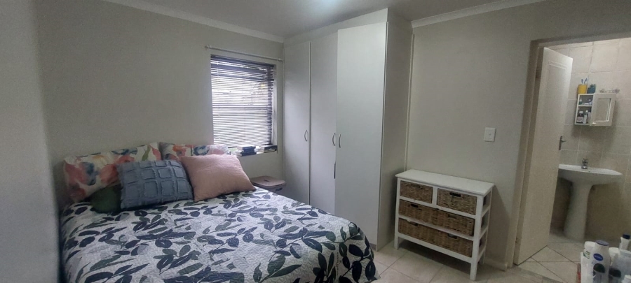 1 Bedroom Property for Sale in Whispering Pines Western Cape